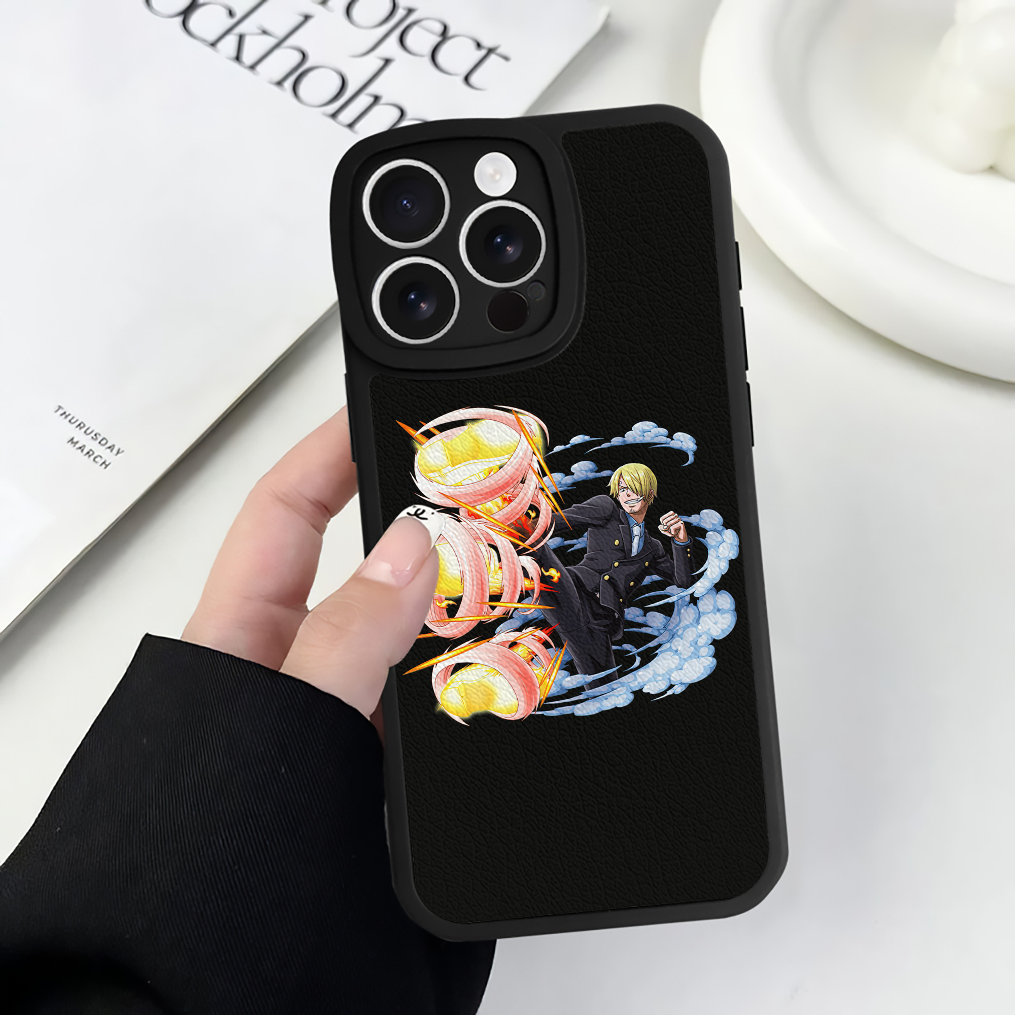 （画像用） ワンピース サンジ ONE PIECE Sanji 【iPhone 16シリーズ対応】シリコンスマホケース（レザー調） 材質：シリコン